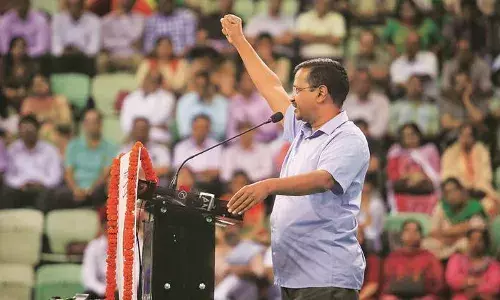 सेवाओं पर दिल्ली सरकार का नियंत्रण: सुप्रीम कोर्ट