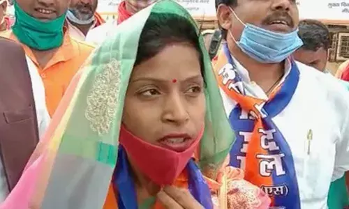 Mirzapur hindi news: छानबे उपचुनाव में अपना दल प्रत्यासी की हुई जीत