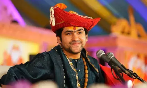 Baba Bageshwar Dham पहुंची मुस्लिम महिला, फिर हुआ ये