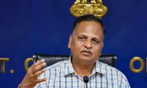 आप नेता सत्येंद्र जैन का अकेलापन दूर करने में फंस गए अधीक्षक