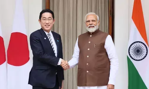 G7 Summit 2023:प्रधानमंत्री नरेंद्र मोदी पहुचें जापान, बोले परमाणु हथियारों का उपयोग अस्वीकार. कोरिया, वियतनाम के नेताओं से मिले पीएम मोदी; बाइडन को लगाया गले. G7 Summit 2023:प्रधानमंत्री नरेंद्र मोदी पहुचें जापान, बोले परमाणु हथियारों का उपयोग अस्वीकार. कोरिया, वियतनाम के नेताओं से मिले पीएम मोदी; बाइडन को लगाया गले.