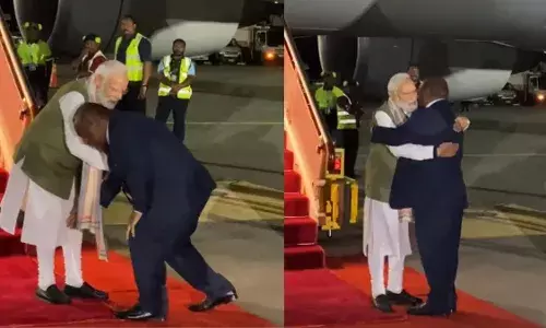 कौन हैं पीएम जेम्स मारापे, जिन्होंने पीएम मोदी के स्वागत की देश की परंपरा तोड़कर उनके पैर छुए ? कौन हैं पीएम जेम्स मारापे, जिन्होंने पीएम मोदी के स्वागत की देश की परंपरा तोड़कर उनके पैर छुए ?