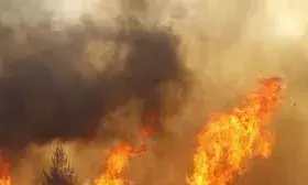 Breaking News : Varanasi के मंडुवाडीह इलाके में भीषण आग लगने से अफरा- तफरी का माहौल