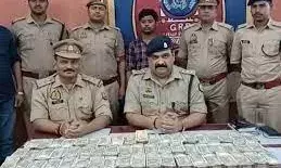 UP News: वाराणसी में पंडित दीनदयाल स्टेशन पर शख्स के पास से मिले 53 लाख से ज्यादा रुपये, जा रहा था पश्चिम बंगाल