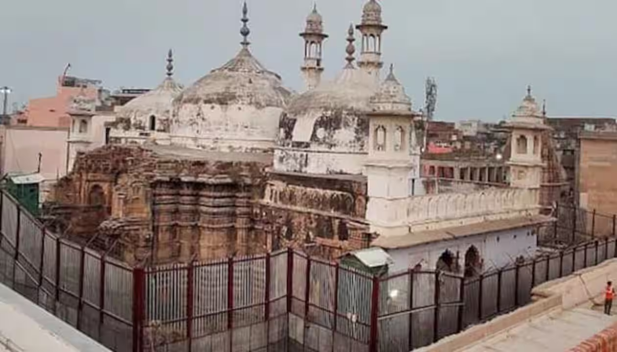 Gyanvapi Case: श्रृंगार गौरी पूजा के अधिकार को लेकर मसाजिद कमेटी की याचिका खारिज, नियमित पूजा का रहेगा मामला Gyanvapi Case: श्रृंगार गौरी पूजा के अधिकार को लेकर मसाजिद कमेटी की याचिका खारिज, नियमित पूजा का रहेगा मामला