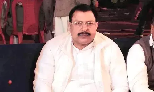 गोरखपुर माफिया : माफिया राकेश यादव ने किया कोर्ट में सरेंडर, पुलिस नहीं ढूंढ़ पाई