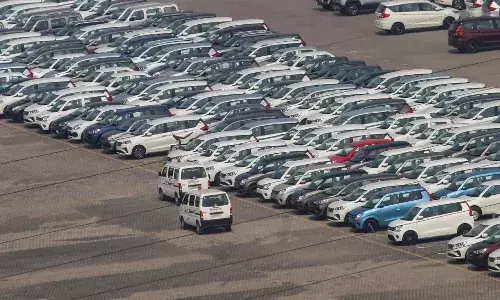 Up News : 15 साल पुराने सरकारी वाहनों को कबाड़ करने का रास्ता साफ, यूपी कैबिनेट ने दी मंजूरी Up News : 15 साल पुराने सरकारी वाहनों को कबाड़ करने का रास्ता साफ, यूपी कैबिनेट ने दी मंजूरी