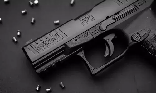 उत्तराखंड न्यूज़: छह दोस्तों ने एयरगन से फायरिंग कर मचाया आतंक, फिर हवालात में गुजारनी पड़ी रात उत्तराखंड न्यूज़: छह दोस्तों ने एयरगन से फायरिंग कर मचाया आतंक, फिर हवालात में गुजारनी पड़ी रात