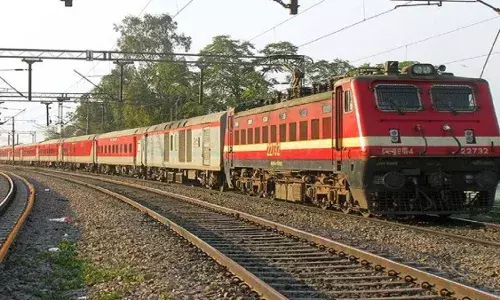 Railway News: बुकिंग शुरू होते ही फुल हो गई गोरखपुर से मुंबई जाने वाली स्पेशल ट्रेन, कंफर्म टिकट नहीं मिल रहा है Railway News: बुकिंग शुरू होते ही फुल हो गई गोरखपुर से मुंबई जाने वाली स्पेशल ट्रेन, कंफर्म टिकट नहीं मिल रहा है