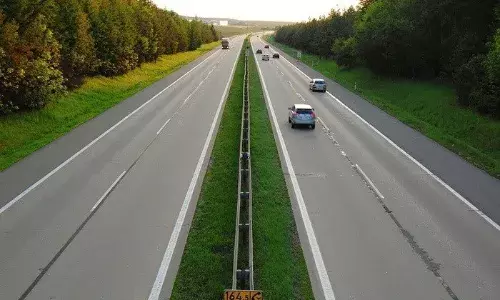 यूपी में बनेगा सुपर स्टेट हाइवे: सड़कों पर बढ़ते ट्रैफिक को देखते हुए बदले नियम, चार-छह लेन तक होंगे चौड़े