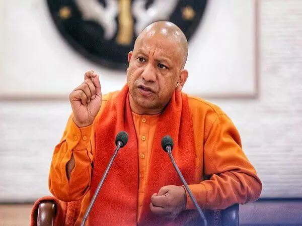लखनऊ-- अघोषित बिजली कटौती पर सीएम नाराज, ऊर्जा मंत्री समेत अफसर तलब लखनऊ-- अघोषित बिजली कटौती पर सीएम नाराज, ऊर्जा मंत्री समेत अफसर तलब