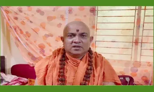 आदिपुरुष के डायलॅाग पर भड़का काशी के संत समाज का गुस्सा, कहा- मर्यादाविहीन पटकथा लेखक स्वीकर नहीं आदिपुरुष के डायलॅाग पर भड़का काशी के संत समाज का गुस्सा, कहा- मर्यादाविहीन पटकथा लेखक स्वीकर नहीं