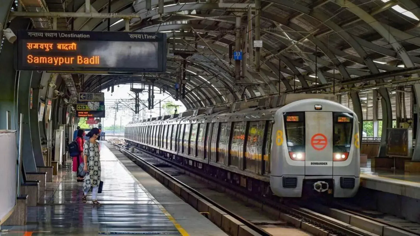 मेट्रो का सफ़र होता है सुहाना, तो ट्रेन में क्यू लगते है झटके मेट्रो का सफ़र होता है सुहाना, तो ट्रेन में क्यू लगते है झटके