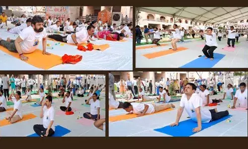 International Yoga Day 2023 : श्री काशी विश्वनाथ धाम परिसर में 1000 लोगों ने योगासन कर बनाया रिकॅार्ड, दिया निरोग रहने का संदेश International Yoga Day 2023 : श्री काशी विश्वनाथ धाम परिसर में 1000 लोगों ने योगासन कर बनाया रिकॅार्ड, दिया निरोग रहने का संदेश