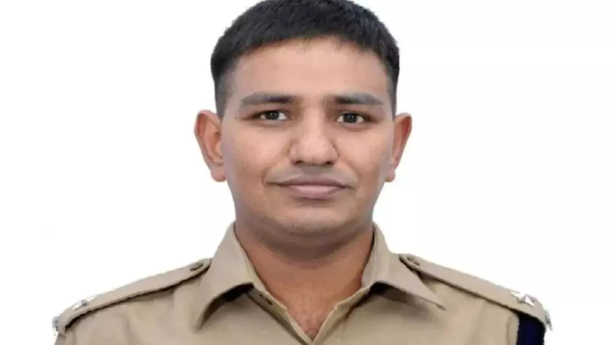 लखनऊ— भ्रष्टाचार के आरोप में जेल में बंद आईपीएस मणिलाल पाटीदार बर्खास्त , महोबा में तैनाती के दौरान क्या था आरोप लखनऊ— भ्रष्टाचार के आरोप में जेल में बंद आईपीएस मणिलाल पाटीदार बर्खास्त , महोबा में तैनाती के दौरान क्या था आरोप