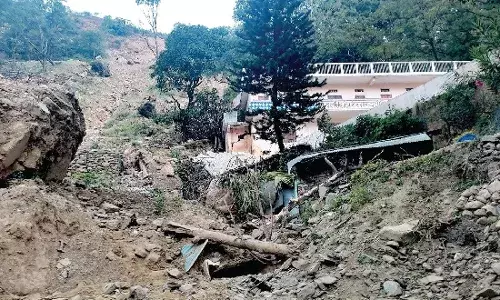 उत्तराखंड : जोशीमठ में मानसून से दहशत में लोग, बड़ी आपदा के संकेत! फाइलों में दफन हो गयी जल निकासी योजना उत्तराखंड : जोशीमठ में मानसून से दहशत में लोग, बड़ी आपदा के संकेत! फाइलों में दफन हो गयी जल निकासी योजना