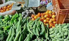 महंगाई का तड़का : सब्जियां खाने लगीं भाव तो टमाटर हुआ और लाल, बारिश हुई तो और बढ़ेंगे दाम