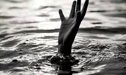 मुजफ्फरनगर-- गड्ढे में डूबकर तीन मासूमो की मौत से मचा कोहराम ,सूचना के बाद मौके पर पहुंची पुलिस