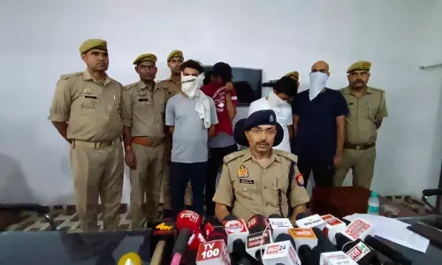 झांसी--दूसरे दिन भी पकडे गए चार मुन्ना भाई ,चारो को पुलिस ने किया गिरफ्तार