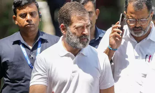 मणिपुर दौरे के लिए राहुल गांधी हुए रवाना, विस्थापित लोगों से भी करेंगे मुलाकात मणिपुर दौरे के लिए राहुल गांधी हुए रवाना, विस्थापित लोगों से भी करेंगे मुलाकात