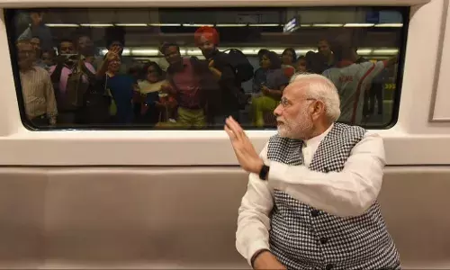 डीयू शताब्दी समारोह में शामिल होने के लिए पीएम मोदी दिल्ली मेट्रो से रवाना हुए, यात्रियों से मिले; तस्वीरें और वीडियो देखें डीयू शताब्दी समारोह में शामिल होने के लिए पीएम मोदी दिल्ली मेट्रो से रवाना हुए, यात्रियों से मिले; तस्वीरें और वीडियो देखें