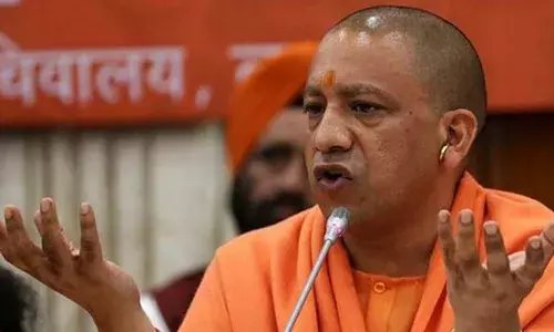 प्रयागराज: सीएम योगी ने माफिया अतीक से मुक्त कराई जमीन पर बने मकानों का किया उद्घाटन, लाभार्थियों को सौंपी चाबियां प्रयागराज: सीएम योगी ने माफिया अतीक से मुक्त कराई जमीन पर बने मकानों का किया उद्घाटन, लाभार्थियों को सौंपी चाबियां