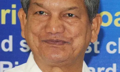 उत्तराखंड स्टिंग मामला: हरीश रावत समेत अन्य को CBI ने भेजा नोटिस, वॉयस सैंपल देने से पहले लेगी कानूनी राय उत्तराखंड स्टिंग मामला: हरीश रावत समेत अन्य को CBI ने भेजा नोटिस, वॉयस सैंपल देने से पहले लेगी कानूनी राय