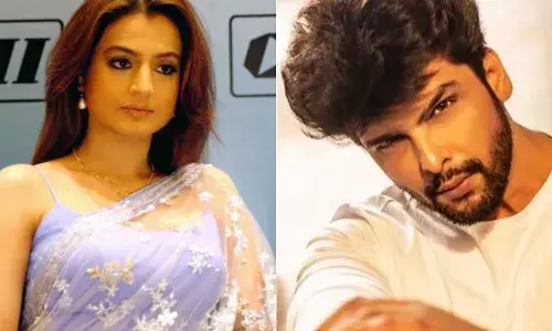 कुशाल टंडन को थप्पड़ मारना चाहती थीं गदर 2 एक्ट्रेस अमीषा पटेल, ट्विटर पर किए अपशब्द कुशाल टंडन को थप्पड़ मारना चाहती थीं गदर 2 एक्ट्रेस अमीषा पटेल, ट्विटर पर किए अपशब्द