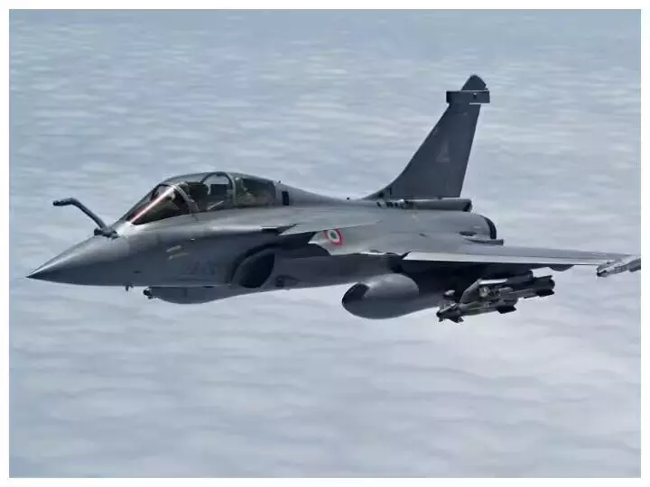 भारतीय नौसेना को मिल सकते हैं 26 राफेल-M फाइटर जेट, पीएम मोदी के फ्रांस दौरे में लग सकती है मुहर भारतीय नौसेना को मिल सकते हैं 26 राफेल-M फाइटर जेट, पीएम मोदी के फ्रांस दौरे में लग सकती है मुहर