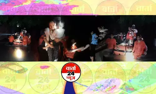 Ghaziabad Flood Control: NDRF जवानों ने नाव से बचाई जिंदगी
