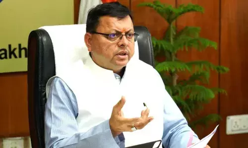 मदद के लिए सरकार ने जारी किए हेल्पलाइन नंबर, सीएम ने मौसम देखकर यात्रा करने की अपील की