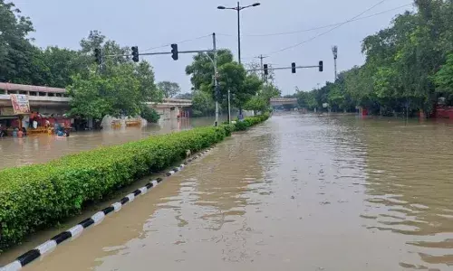 दिल्ली बाढ़ अलर्ट: यमुना की बाढ़ में डूबी राजधानी, ये नौ स्कूल बने बेघर परिवारों के आश्रय केंद्र दिल्ली बाढ़ अलर्ट: यमुना की बाढ़ में डूबी राजधानी, ये नौ स्कूल बने बेघर परिवारों के आश्रय केंद्र