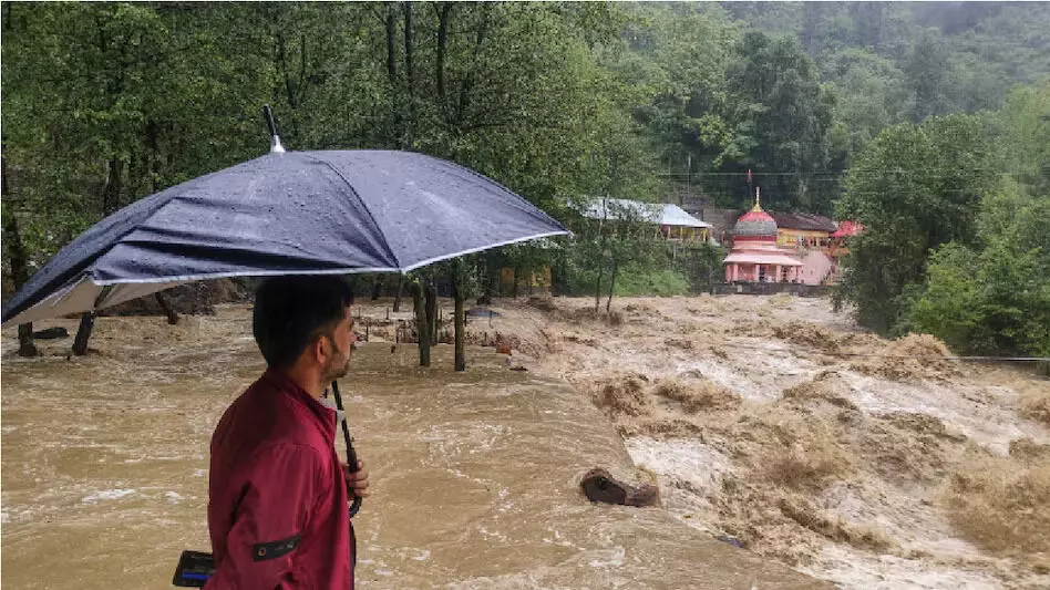 उत्तराखंड का मौसम: कई जगहों पर धूप, तीन जिलों में बारिश का रेड अलर्ट, राज्य में 404 सड़कें बंद उत्तराखंड का मौसम: कई जगहों पर धूप, तीन जिलों में बारिश का रेड अलर्ट, राज्य में 404 सड़कें बंद