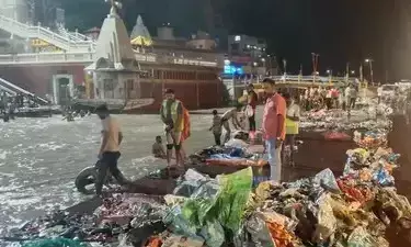 ये कैसी आस्था है? भक्ति में डूबे कांवड़ यात्री स्वच्छता भूले, हरिद्वार में छोड़ा 150 मीट्रिक टन से ज्यादा कूड़ा ये कैसी आस्था है? भक्ति में डूबे कांवड़ यात्री स्वच्छता भूले, हरिद्वार में छोड़ा 150 मीट्रिक टन से ज्यादा कूड़ा
