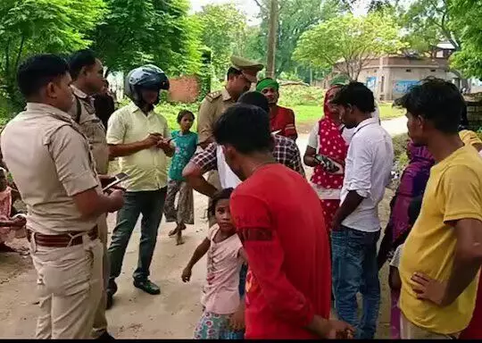 हिमाचल घूमने गए एक ही परिवार के 11 लोग लापता, पड़ोसियों ने अयोध्या पुलिस से मांगी मदद हिमाचल घूमने गए एक ही परिवार के 11 लोग लापता, पड़ोसियों ने अयोध्या पुलिस से मांगी मदद