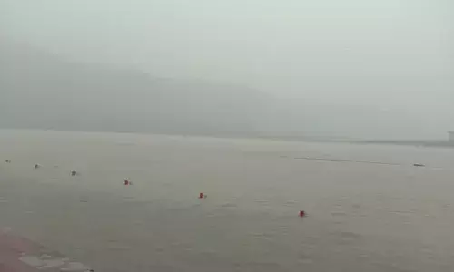 उत्तराखंड: श्रीनगर बांध से अलकनंदा में छोड़ा गया अतिरिक्त पानी, हरिद्वार-ऋषिकेश में गंगा खतरे के निशान तक पहुंचीं