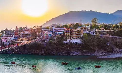 ऋषीकेश समाचार: नशे में धुत युवक ने किया हंगामा, कार के तोड़े शीशे