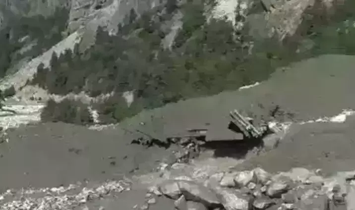 उत्तराखंड: पिथौरागढ़ में बादल फटा, गुंजी-कालापानी को जोड़ने वाला बेली ब्रिज मलबे में दबा, सड़क भी ध्वस्त