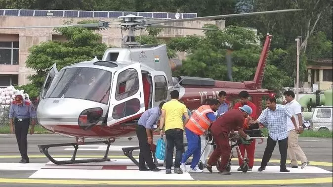 गोपेश्वर अस्पताल, ऋषिकेश से पांच और झुलसे लोगों को हेली एम्बुलेंस द्वारा एम्स रेफर किया गया गोपेश्वर अस्पताल, ऋषिकेश से पांच और झुलसे लोगों को हेली एम्बुलेंस द्वारा एम्स रेफर किया गया