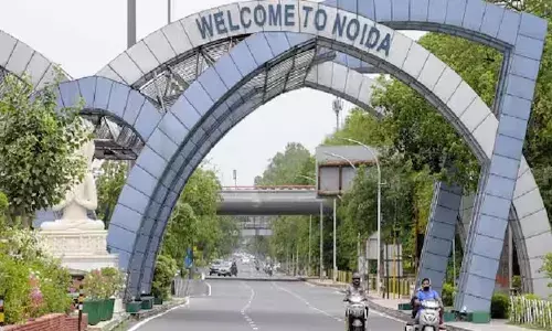 आधी रात को पुलिस की बाइक सवारों से मुठभेड़, बदमाशों के पैर में लगी गोली, 6 कारतूस-2 तमंचे जब्त