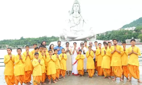 ऋषिकेश: परमार्थ निकेतन पहुंची पीटी उषा का पुष्प और शंख से स्वागत, गंगा पूजन कर लिया आशीर्वाद ऋषिकेश: परमार्थ निकेतन पहुंची पीटी उषा का पुष्प और शंख से स्वागत, गंगा पूजन कर लिया आशीर्वाद