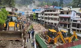 नैनिताल मेट्रोपोल ने 134 अवैध अतिक्रमण ध्वस्त किये, अब 8.72 एकड़ भूमि पर बनेगी पार्किंग नैनिताल मेट्रोपोल ने 134 अवैध अतिक्रमण ध्वस्त किये, अब 8.72 एकड़ भूमि पर बनेगी पार्किंग