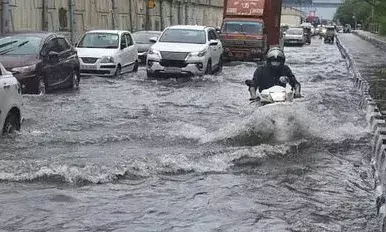 Rains in Delhi NCR - Life or trouble for the people?