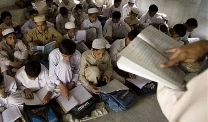 बहराइच: यूपी के इस जिले में चल रहे हैं बिना मान्यता के 491 मदरसे, चीन-पाकिस्तान से आता है पैसा