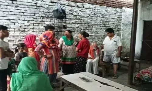 मेरठ में खूनी वारदात: कैंटीन संचालक की चाकुओं से गोदकर हत्या, चेहरे पर सिलेंडर से वार, इलाके में सनसनी