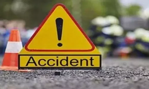 ऋषिकेश न्यूज़: लक्ष्मण झूला मार्ग पर चंद्रभागा पुल के पास पोल से टकराकर बाइक सवार की मौत, साथी घायल