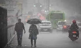 मौसम अपडेट: दिल्ली NCR में बारिश शुरू, लोगों को उमस से मिली राहत; तापमान में कमी मौसम अपडेट: दिल्ली NCR में बारिश शुरू, लोगों को उमस से मिली राहत; तापमान में कमी