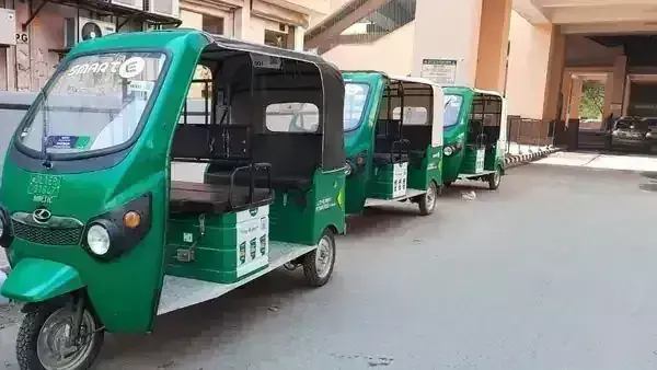 अलग - अलग  मेट्रो स्टेशनों को जोड़ने के लिए चलेंगे अब  ई-रिक्श। अलग - अलग  मेट्रो स्टेशनों को जोड़ने के लिए चलेंगे अब  ई-रिक्श।