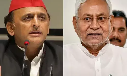 यूपी: नीतीश कुमार फूलपुर या मीरजापुर से लड़ेंगे चुनाव! पश्चिम बंगाल में किरणमय नंदा के लिए टिकट मांगेगी SP