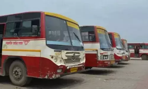 UP News: रोडवेज यात्रियों को ट्रेनों की तर्ज पर मिलेगी बसों की जानकारी, छह हजार बसें होंगी हाईटेक UP News: रोडवेज यात्रियों को ट्रेनों की तर्ज पर मिलेगी बसों की जानकारी, छह हजार बसें होंगी हाईटेक